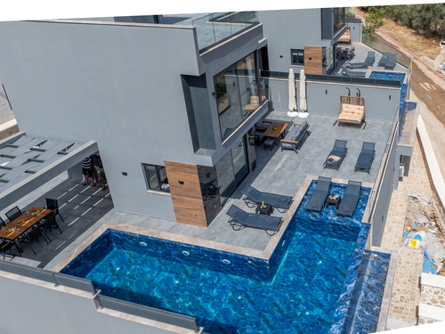  gece  -  Kasım
  | Kalkan’da 8 Kişilik Lüks Villa, Özel Isıtmalı Havuz ve Merkezi Konum